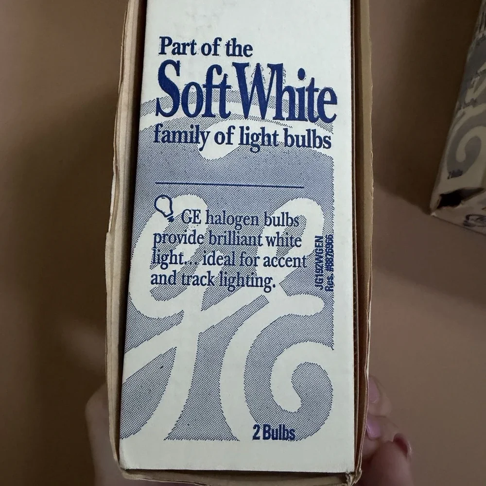 GE Soft White 100 Watt Light Bulbs Lot of 9 Bulbs NEW In Box Pleasing Light